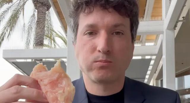 Steak, csirkemell, vese: 10 év vegánság után nyershúsra váltott az influenszer