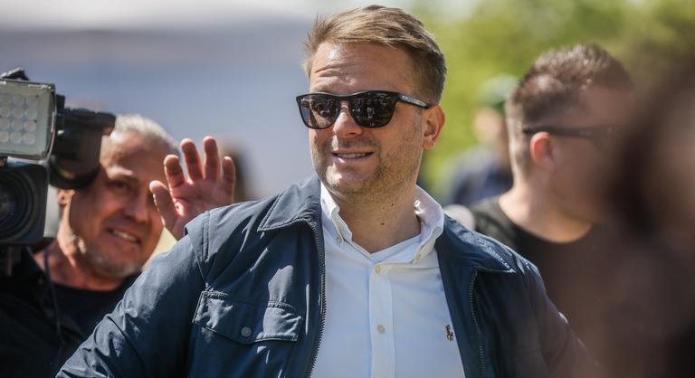 Kitiltották Bohár Dánielt a Parlamentből