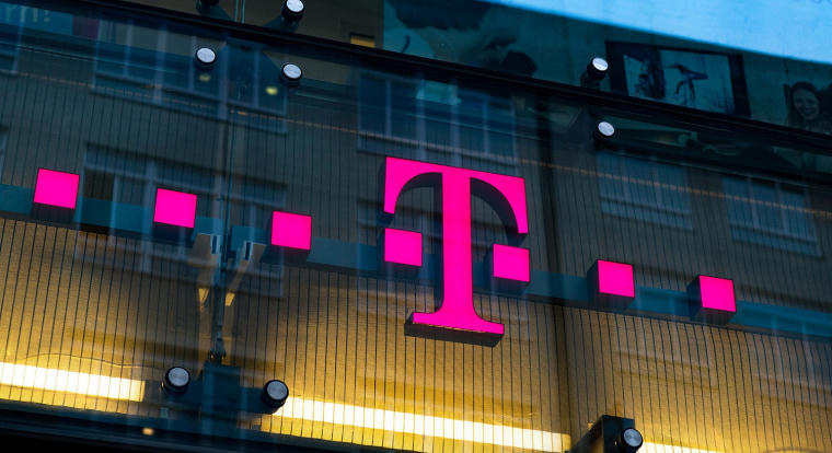 Példátlan energiakrízis előtt áll az ország - így próbál segíteni a Magyar Telekom