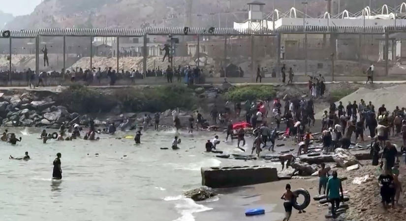 Újra fókuszban az illegális bevándorlás: uniós belügyminiszterek tárgyalnak a ceutai migránsrohamról