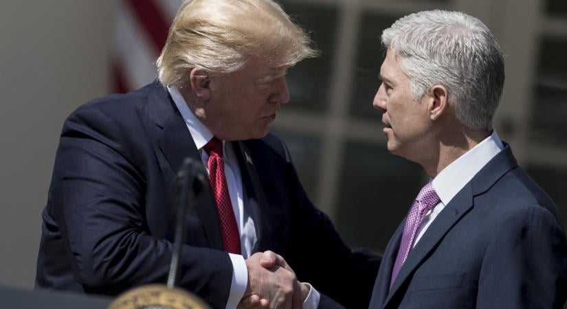 Kiakadt Trump a Legfelsőbb Bíróságra a levélszavazás ügyében