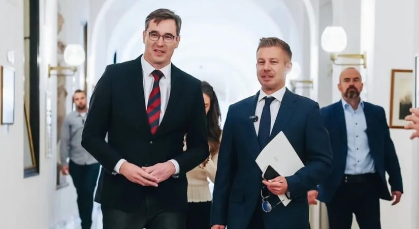 Aranykort ígér Karácsony, leültek tárgyalni Magyar Péterrel