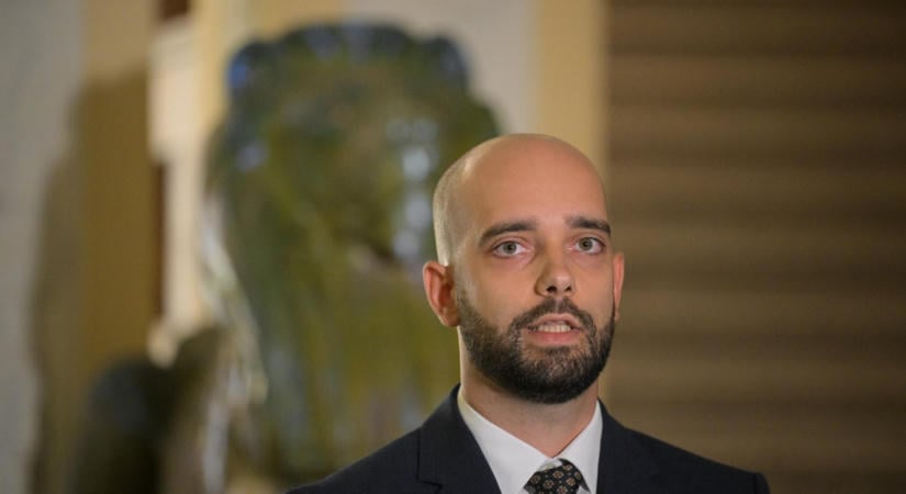 Elrendelték Seszták letartóztatását