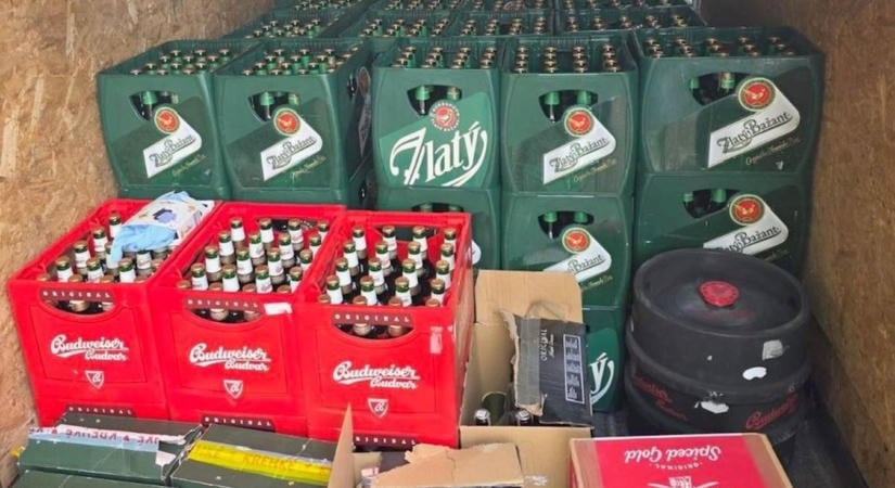 Ennyi alkoholtól már a furgon is megrogyott, a NAV nem vette be, hogy magának hozta