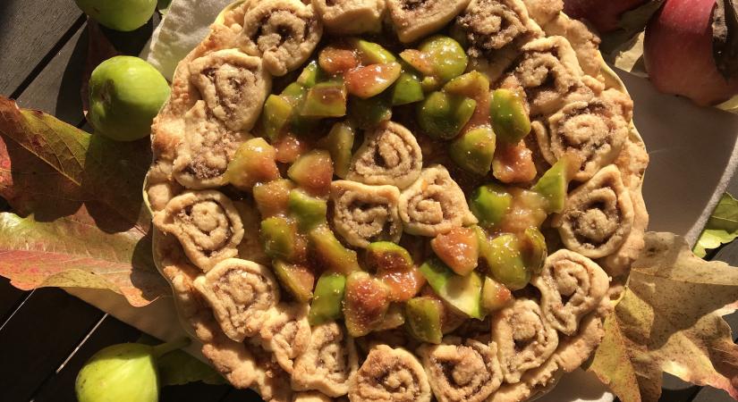 Almás pite karamellizált fügével