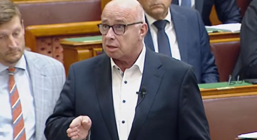 „Ez itt nem játszótér” – videón, ahogy Hallerné Nagy Anikó perceken át hadakozik a fideszes képviselőkkel