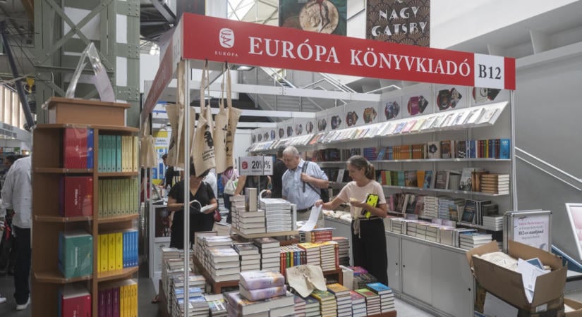 Élet.történet., a világ Orbán után, a Fedél Nélkül találkozása és a József és testvéreivel a könyvfesztiválon