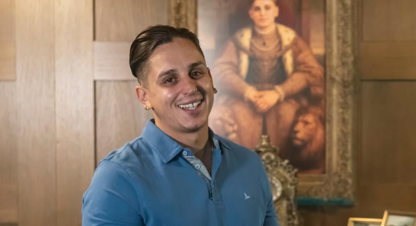 „Nem erre születtem” – Aurelio kiakadt a fizikai munkára: magára tetováltatta, hogy soha többé nem dolgozik