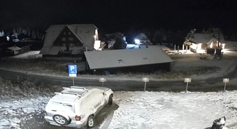 Beköszöntött a tél Erdélyben, havazott a Madarasi Hargitán - videó