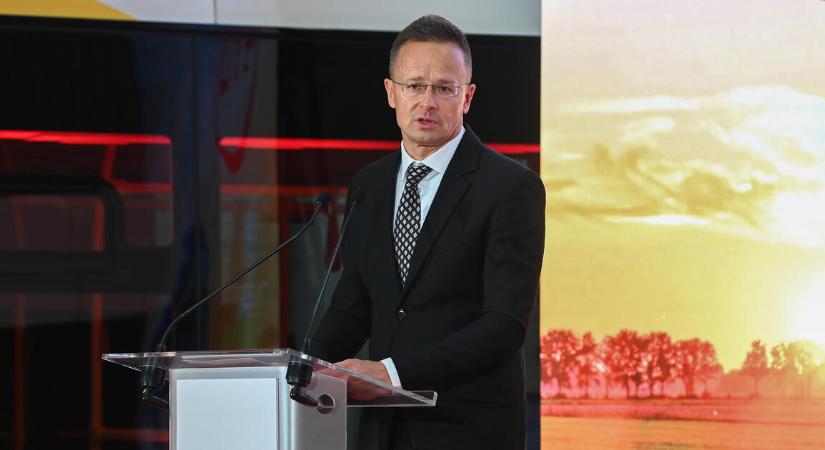 Nemzetbiztonsági kérdések merültek fel Szijjártó Péter BYD-pozíciója miatt