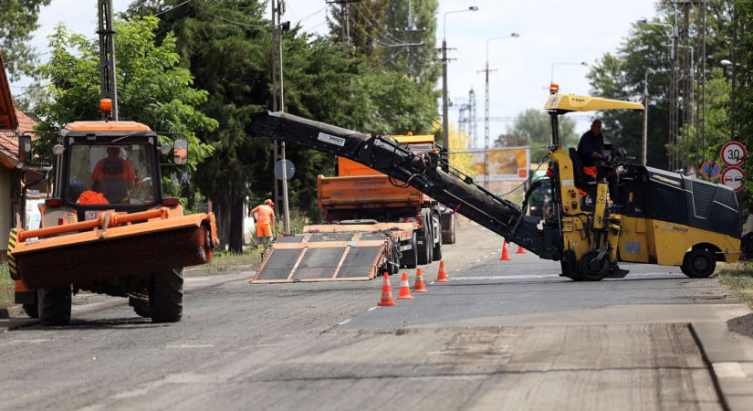 Megkezdődött az 53-as főút felújítása, torlódásokra kell számítani Kiskunhalason