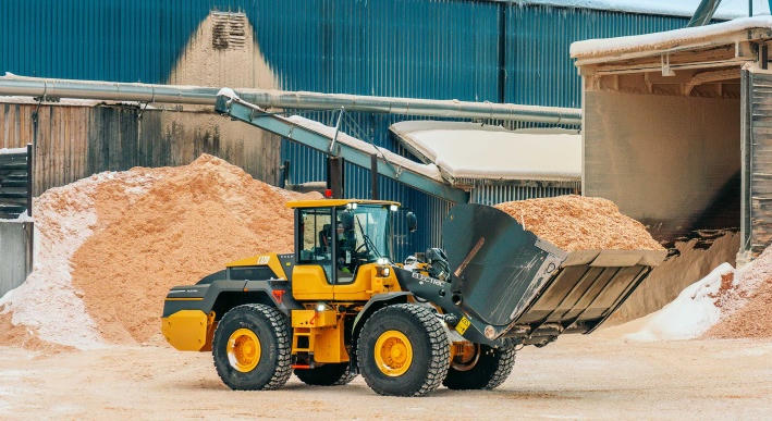 Svéd fagyban bizonyított a Volvo L120 Electric homlokrakodó