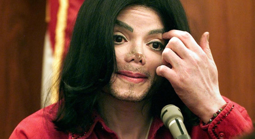 Michael Jackson testőre kitálalt: ezért viselt a pop királya orrtapaszt
