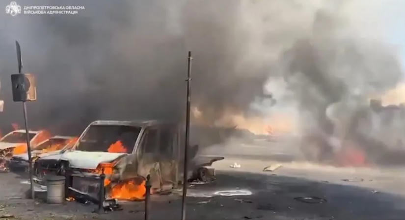 Tüzérségi találat ért egy bevásárló- és szórakoztatóközpontot Dnyipropetrovszk megyei Pavlohradban – videó