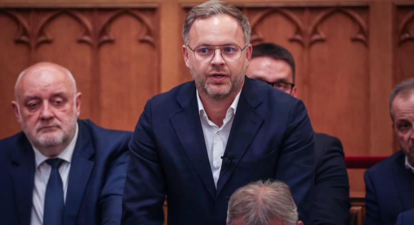 Orbán Balázs lemondott a magyar parlamenti mandátumáról