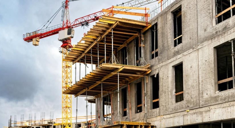 Elindult a csődeljárás: csak munkabéreket fizethet a Bayer Construct Zrt.