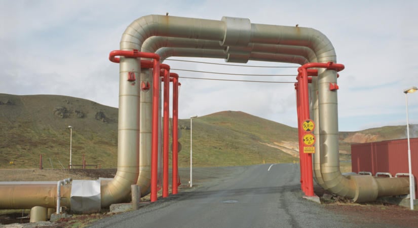 Szerbia ismét hosszabbított a Gazprommal, negyedévről negyedévre tologatják a gázalkut