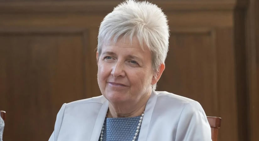 Ismét a pedagógusokat támadta Lannert Judit, Rétvári Bence szerint távoznia kell