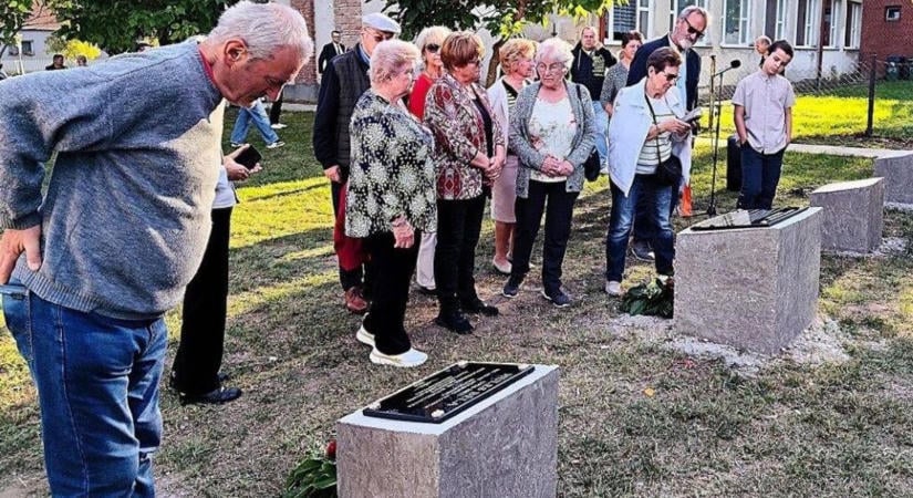 Új emléktáblák őrzik a múltat: a zalai falu története és értékei előtt tisztelegtek az örökségnapon (galéria)