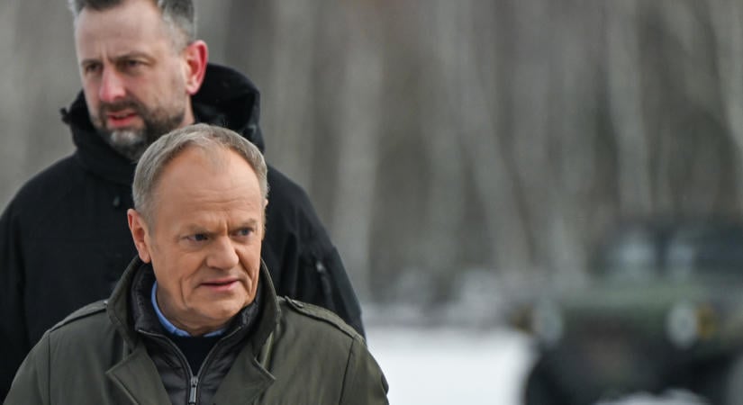 Elfogtak egy férfit, aki merényletre készülhetett Donald Tusk és védelmi minisztere ellen
