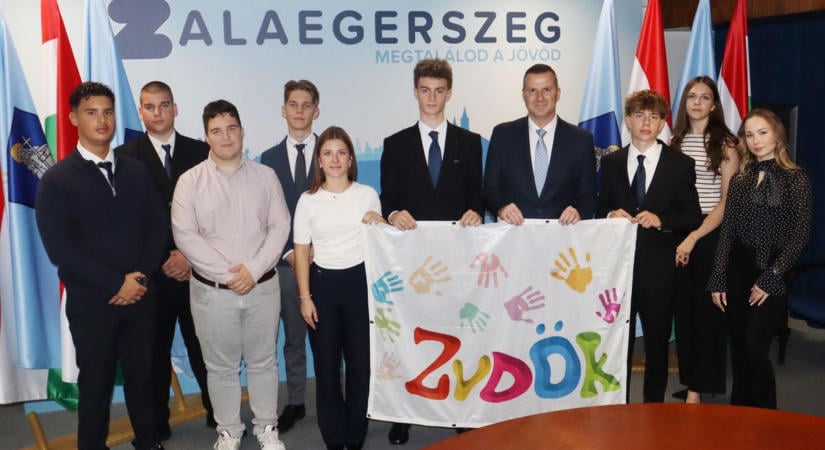 Jégről a városházára: egy jégkorongozó lett Zalaegerszeg új diákpolgármestere