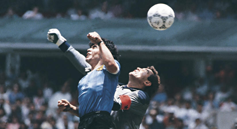 Milliárdokat érhet a labda, amellyel Maradona történelmet írt