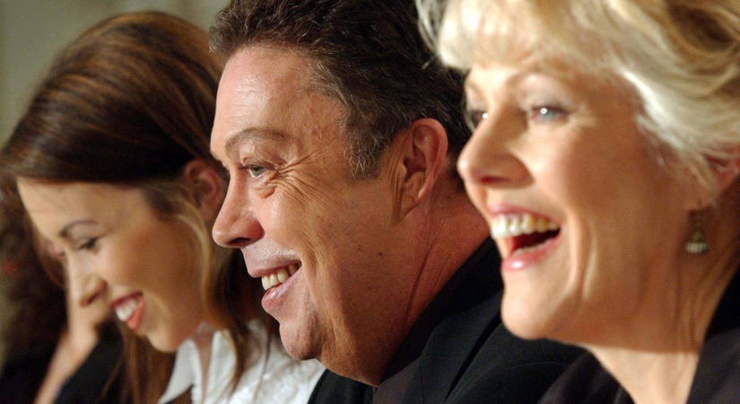 Kiderült Tim Curry halálának oka