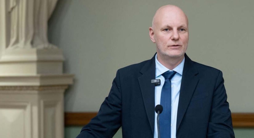 Luxusszálloda, gin, ékszer és pikáns társasjáték az állami elszámolásokban