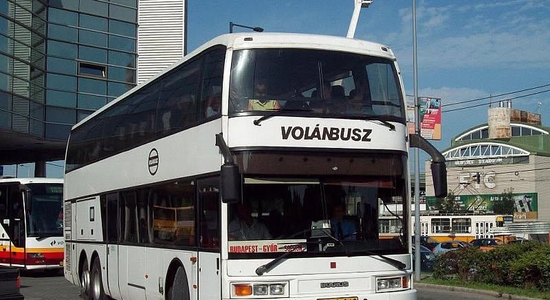 Több mint száz darab emeletes buszt vásárol a MÁV