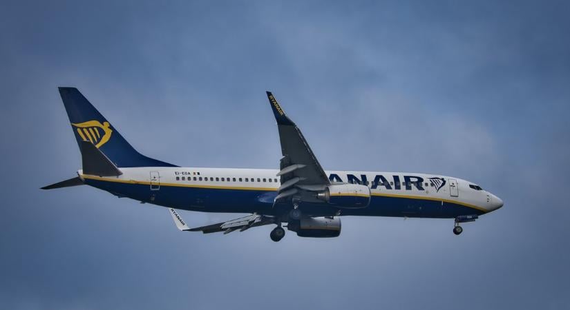 Magyar orvos mentett életet a Ryanair egyik járatán: egy utasnak szívrohama volt