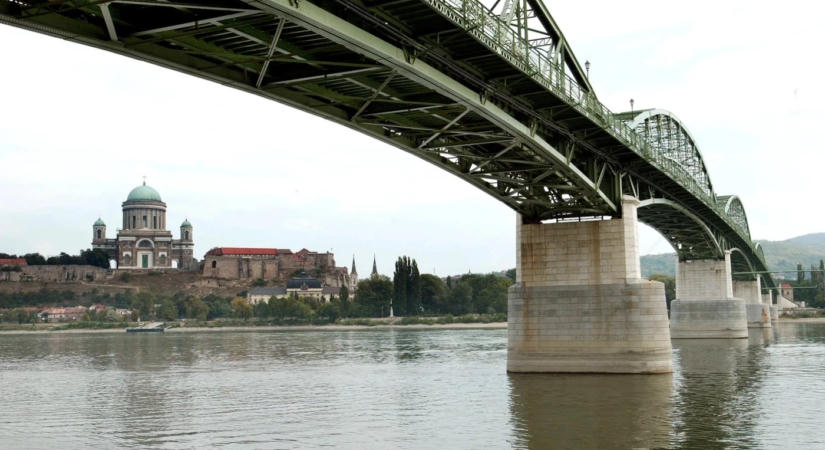 Részleges forgalomkorlátozás a Mária Valéria hídon