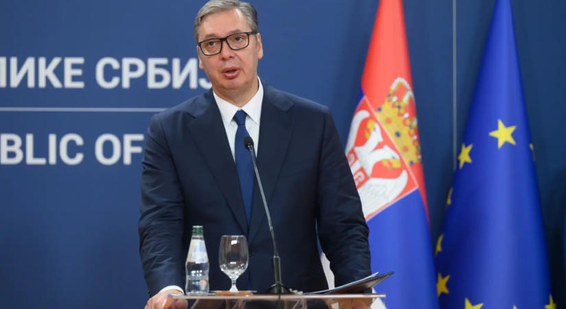Aleksandar Vučić bejelentette lemondását, kormányfőjelöltként indul a választáson