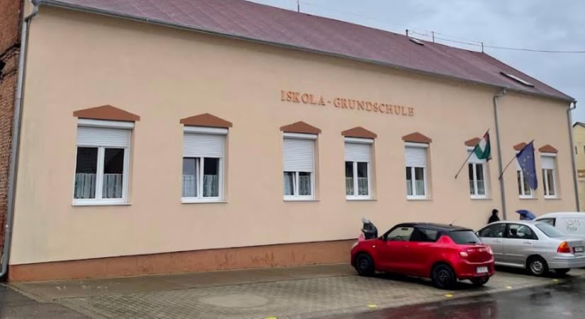 Közleményben kéri a Klebelsberg Központ, hogy hagyják békén az ellenzéki pártok célkeresztjébe került újpetrei iskola tanulóit