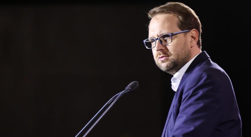Nagy a tét Fritz számára, versengő táborok az USR-ben