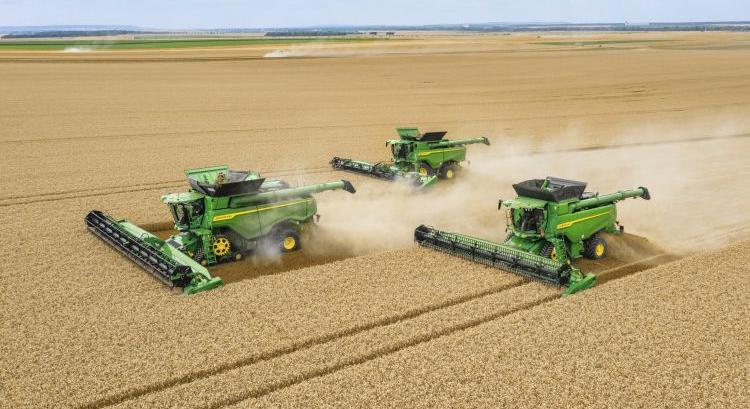 A John Deere bemutatja a 2027-es modellév fejlesztéseit a T5/T6, S7 és X9 sorozatú kombájnoknál