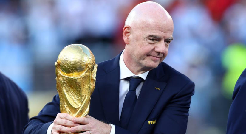 „Elvakított benneteket a gyűlölet és a kritizálási vágy” – a FIFA elnöke beszólt a kritikusainak
