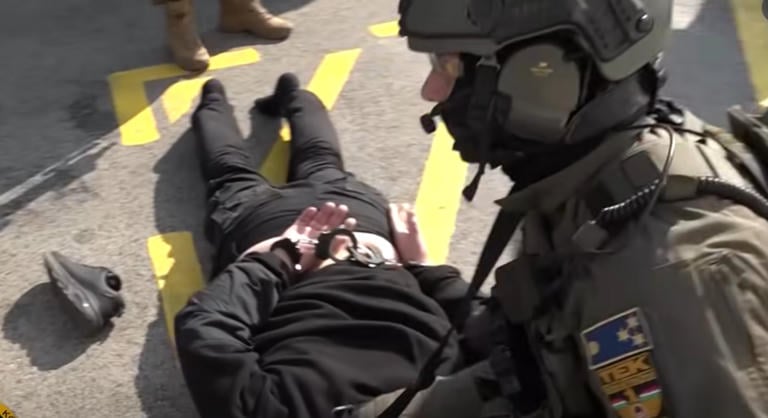 Kiállt az aranykonvojügyben meggyanúsított rendőrök mellett a Fidesz