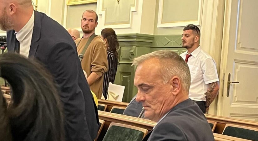 Lemondott képviselői mandátumáról Borkai Zsolt