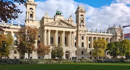 Megnyílik a látogatók előtt az Igazságügyi Palota
