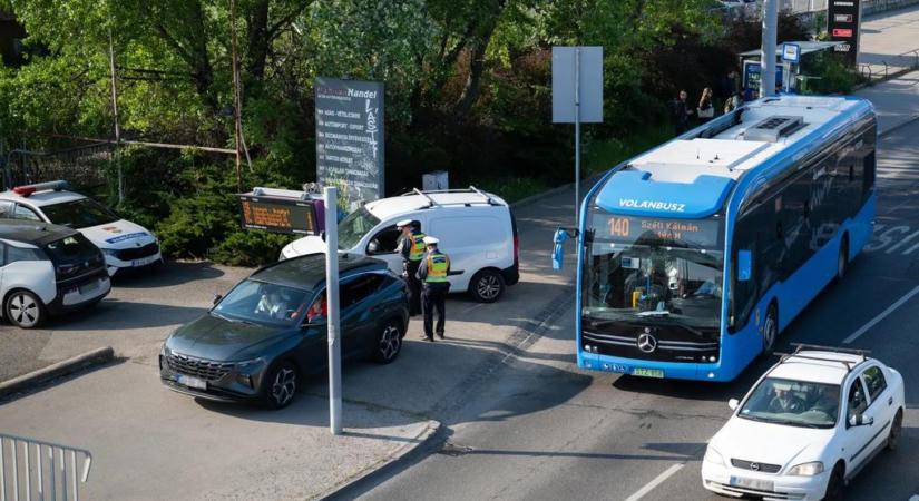 Új buszsáv van a Budaörsi úton, változik a forgalmi rend