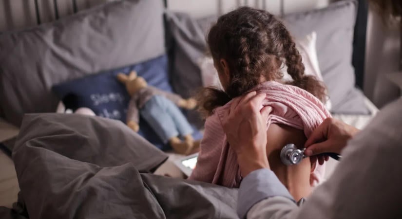 „A sürgősségin azt mondták, a lányom csak figyelemre vágyik – aztán agydaganatot találtak nála”