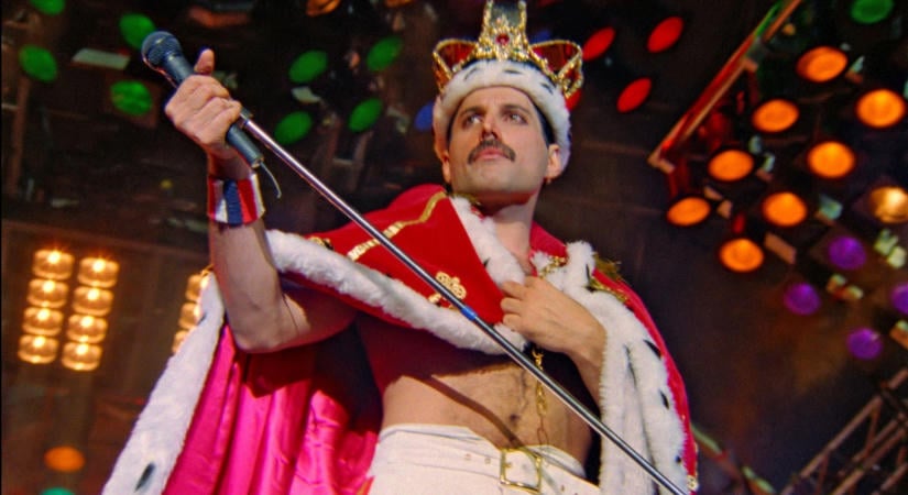 Freddie Mercury úgy ragyog a vásznon, mintha tegnap lett volna a koncert a Népstadionban – megnéztük a felújított filmet a Queen budapesti fellépéséről