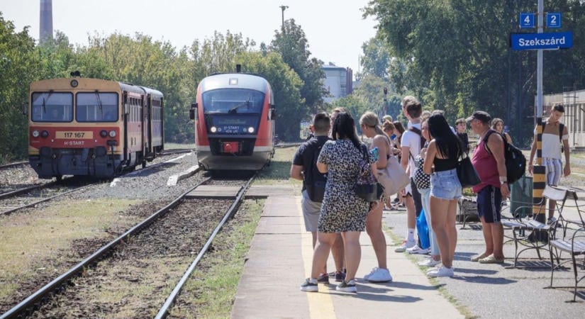 Átalakul a vasúti közlekedés Tolnában: újraindult egy vonal, új járatokért lobbiznak
