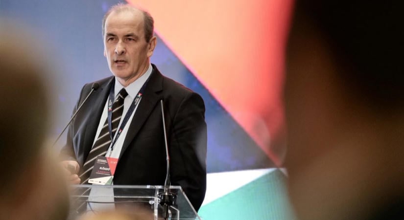 Hegedűs Zsolt: Lehetőség lesz szűrésekre, például vérnyomásmérésre a patikában