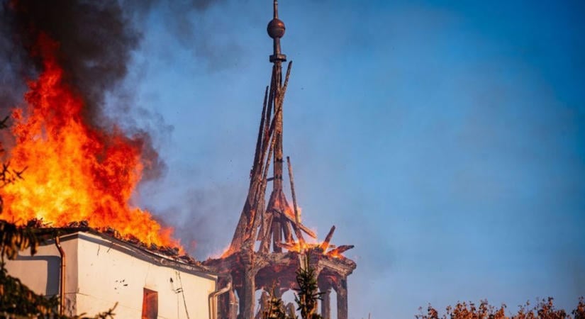 Megdöbbentő pletykák keringenek a radostyáni templomtűzről, ez most szájról szájra jár a faluban – fotókkal, videóval