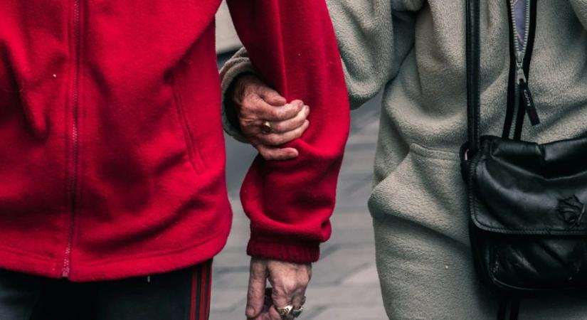 Szakértő: akár 50 ezren, de még többen is lehetnek az idősotthonok várólistáin