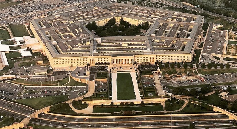 A NATO jövőjéről egyeztetne a Pentagon, több szövetségest nem hívtak meg