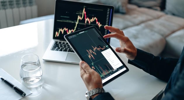 Jövőre 7300 milliárd dollárnál is több megy el majd technológiára