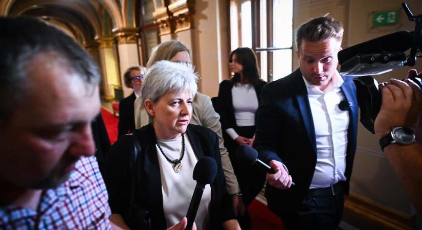Lebukott Bohár Dániel, kőkemény vizsgálatot rendelt el Forsthoffer Ágnes, amiért vendégként kóricál a parlamentben