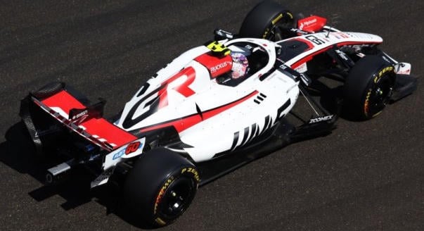 Döntés előtt a Haas, igazolt az Alpine – csütörtöki F1-es hírek és sztorik